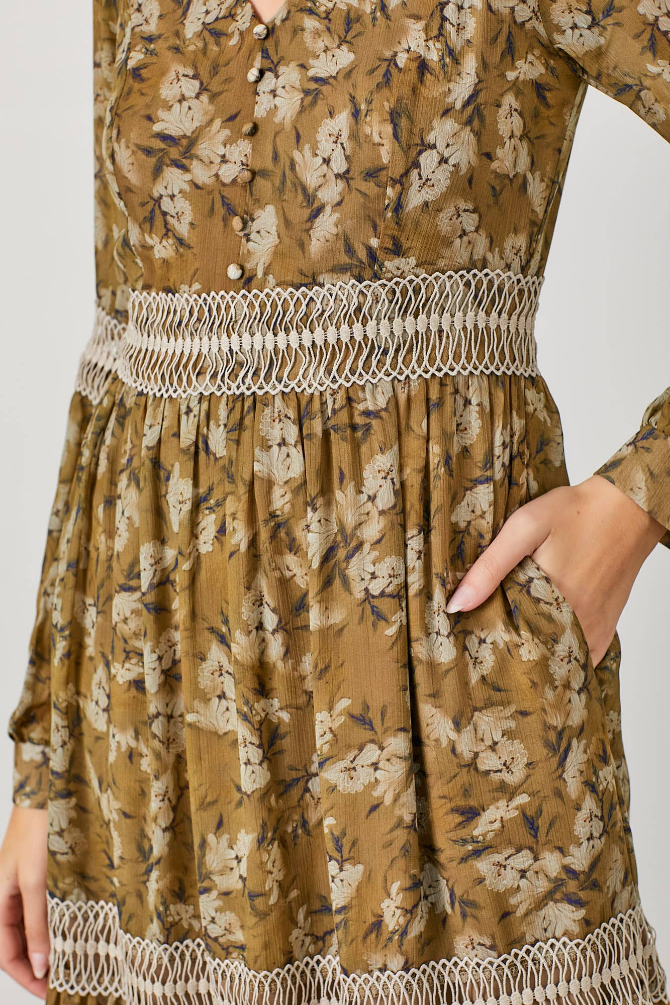 FLORAL PRINT LACE TRIM DRESS